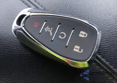 2018 Chevrolet Equinox Premier из США, поврежденный, VIN 3GNAXVEV8JS565633